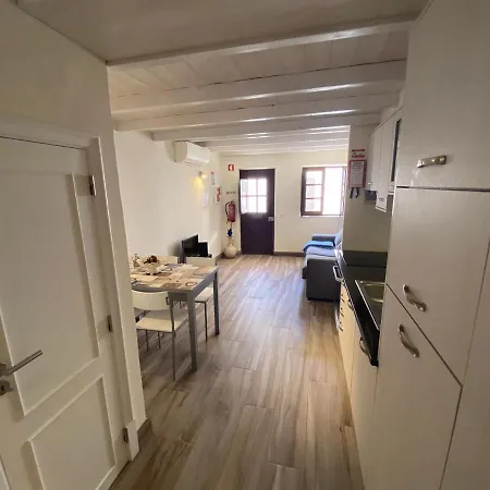 בית נופש Center House לאגוּ‏ש