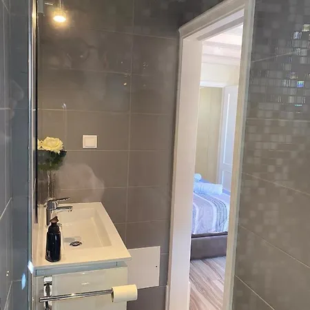 Center House Holiday home Lagos